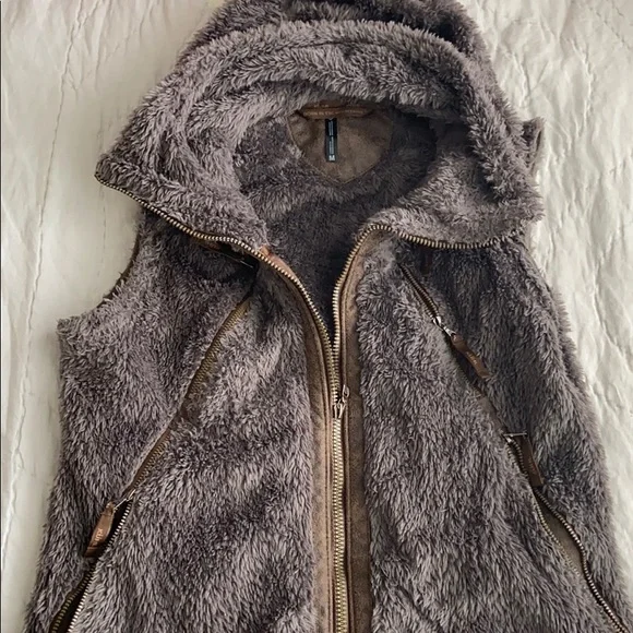 Kuhl aviator Cozy Gray Faux Fur Vest - Picture 2 of 4